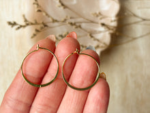 Load image into Gallery viewer, Lumé Hoops