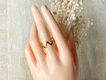 Load image into Gallery viewer, Vala Ring