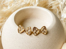 Load image into Gallery viewer, Poppelle Studs