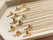 Load image into Gallery viewer, Birth Flower Necklace