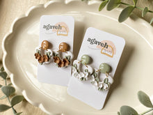 Load image into Gallery viewer, Posey