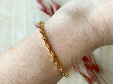 Load image into Gallery viewer, Bellamy Bangle
