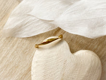 Load image into Gallery viewer, The London Ring
