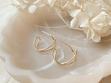 Load image into Gallery viewer, Baby Double Helix Hoops
