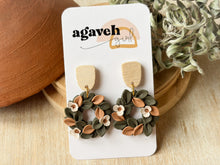 Load image into Gallery viewer, Magnolia Wreaths
