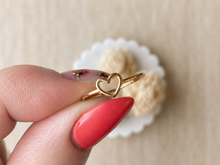 Load image into Gallery viewer, Velvet Ring
