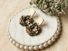Load image into Gallery viewer, Magnolia Wreaths
