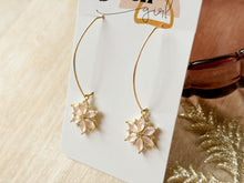 Load image into Gallery viewer, Frosted Poinsettia
