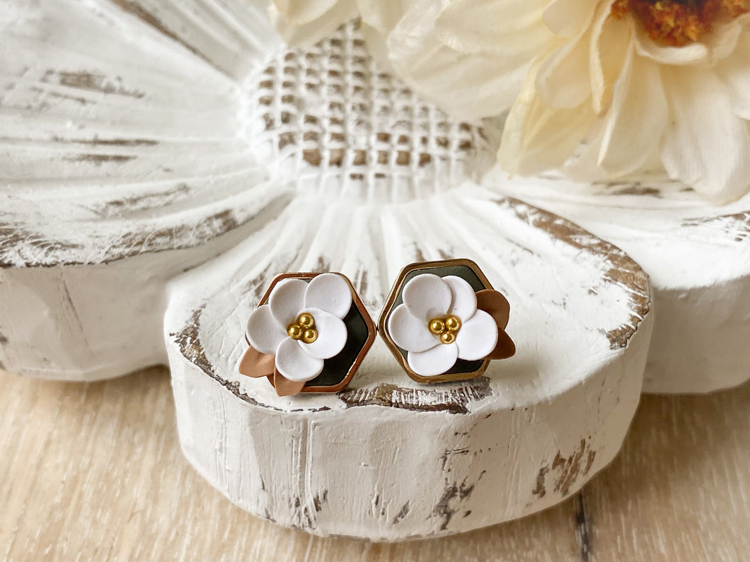 Magnolia Studs