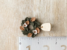 Load image into Gallery viewer, Magnolia Wreath
