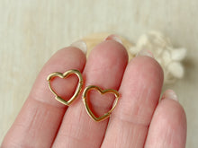 Load image into Gallery viewer, Humble Heart Huggies

